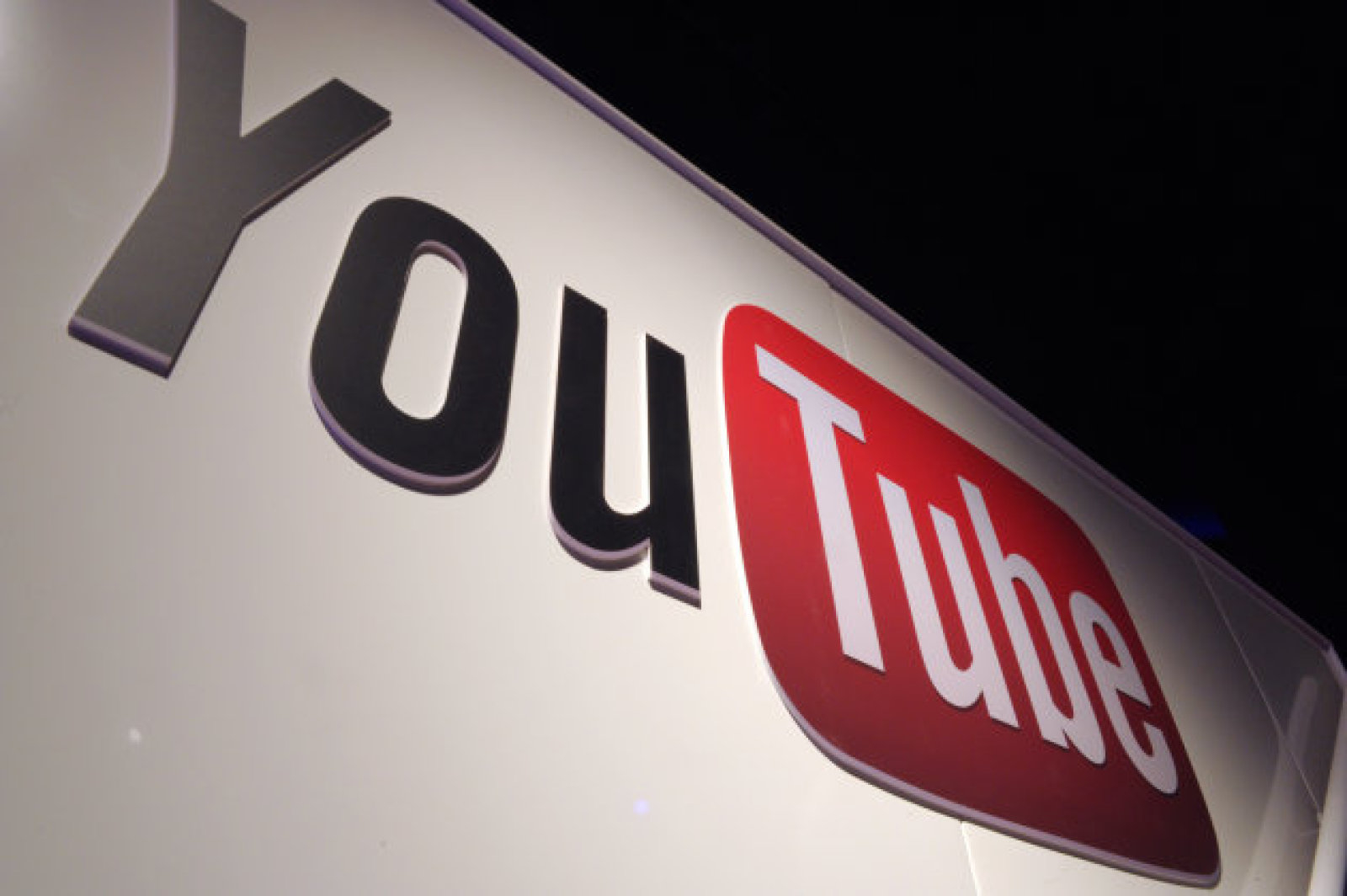 YouTube вводит новые правила для создателей видео, которые хотят заработать на рекламе