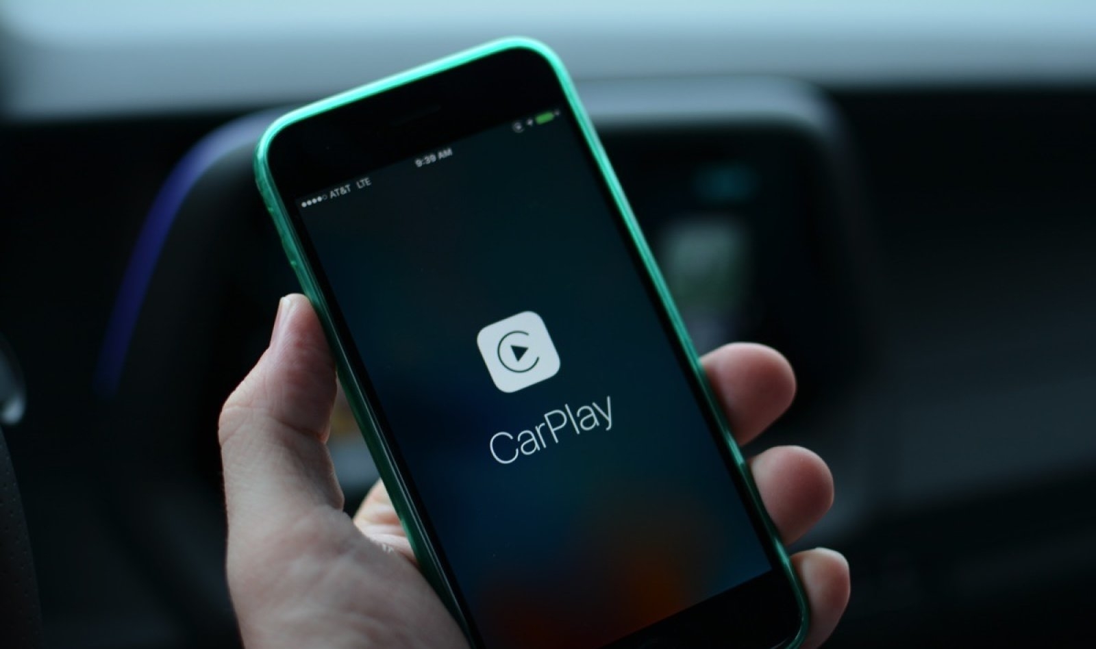 Автомобильная система Apple CarPlay теперь поддерживает сервис Google Play Музыка