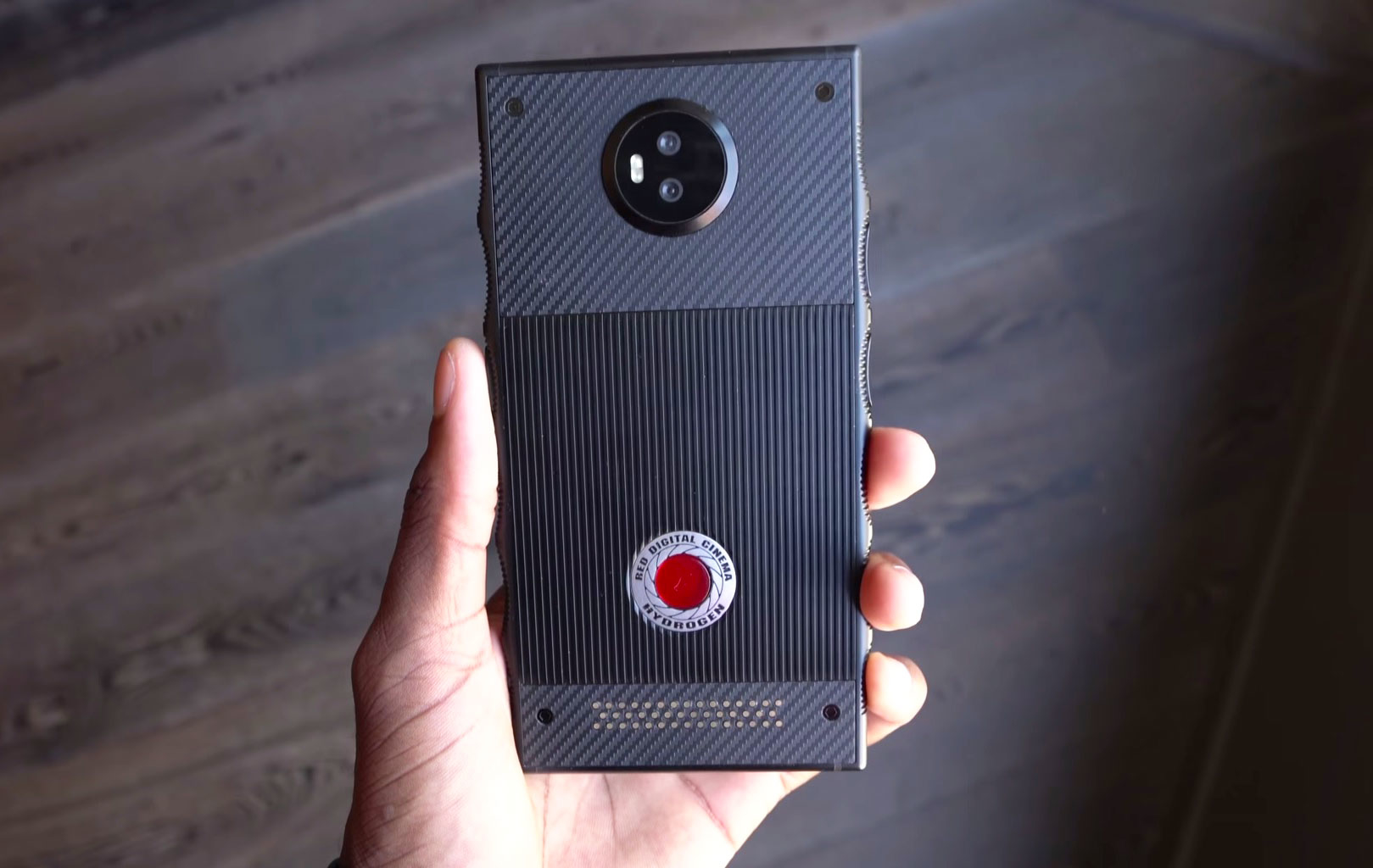 В Сети появилось видео о прототипе смартфона Red Hydrogen