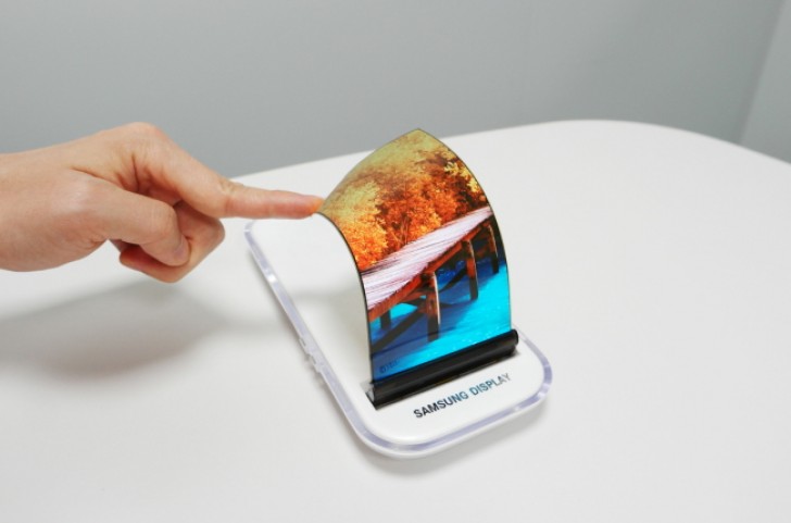 Samsung заключила контракт с Apple на поставку OLED-дисплеев для новых iPhone