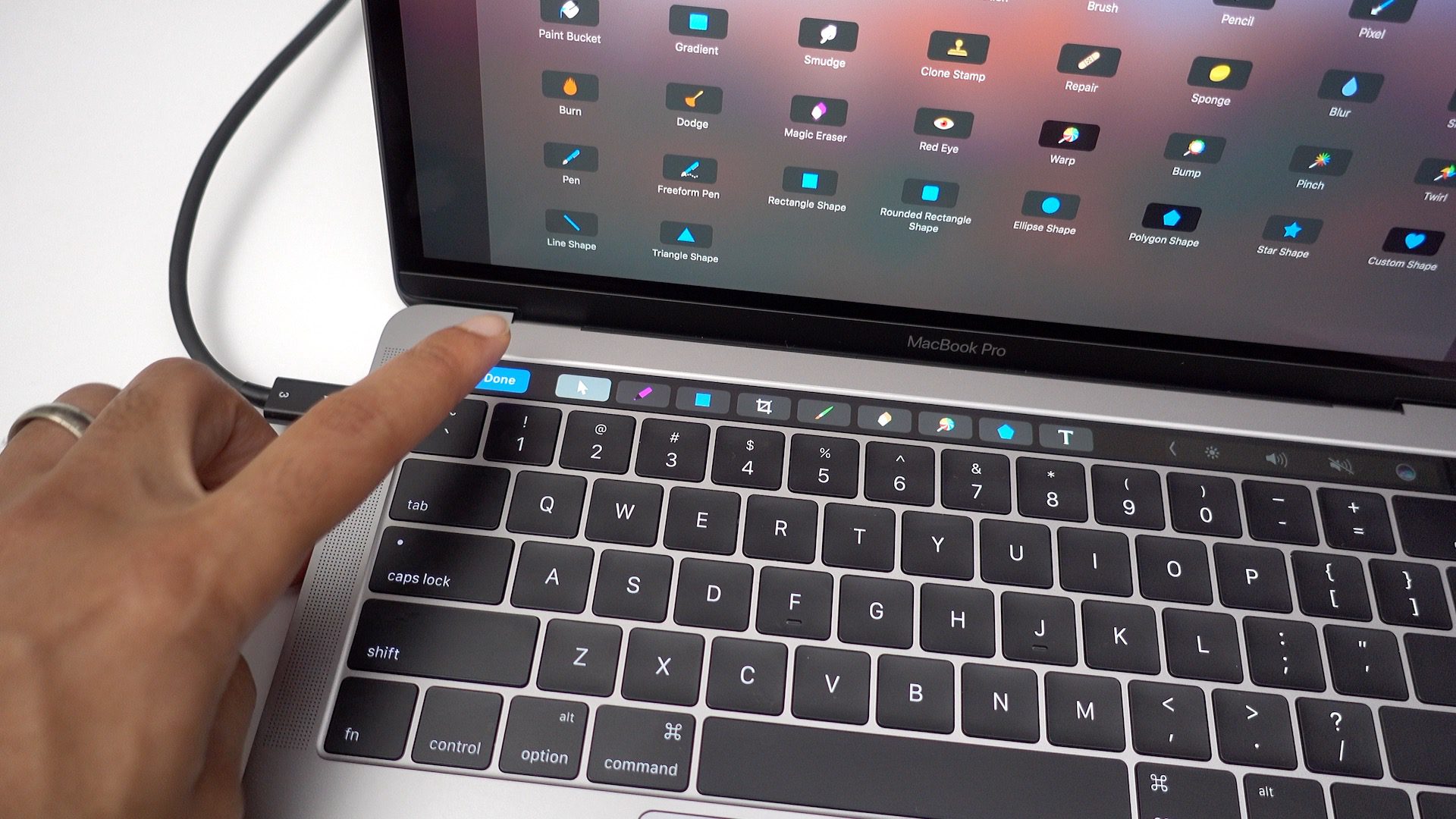 Apple выпустила обновление для MacBook Pro