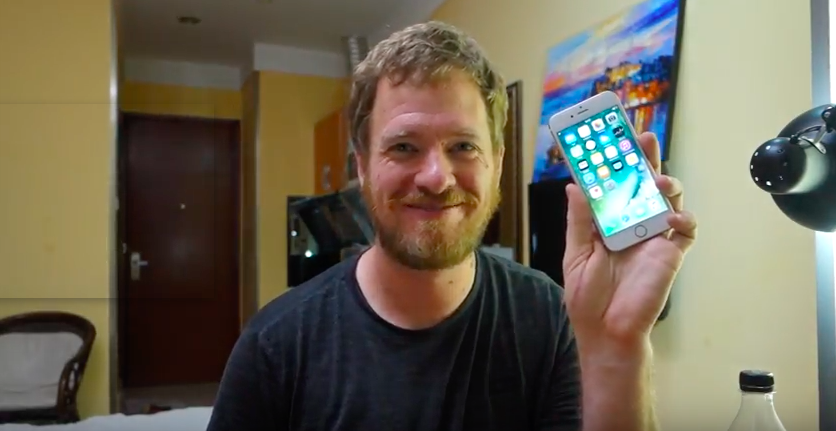 Мужчина собрал полностью функциональный iPhone 6s из запасных частей, купленных в Китае