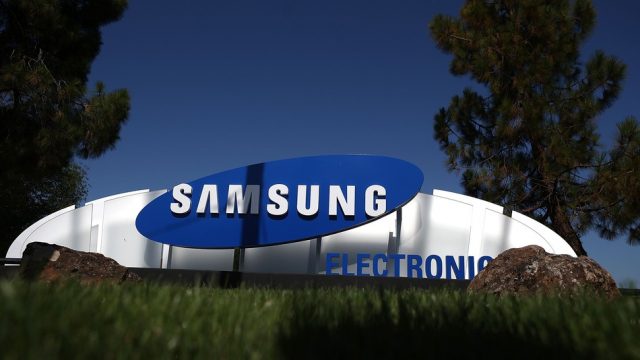 Samsung представит растягивающийся OLED-дисплей