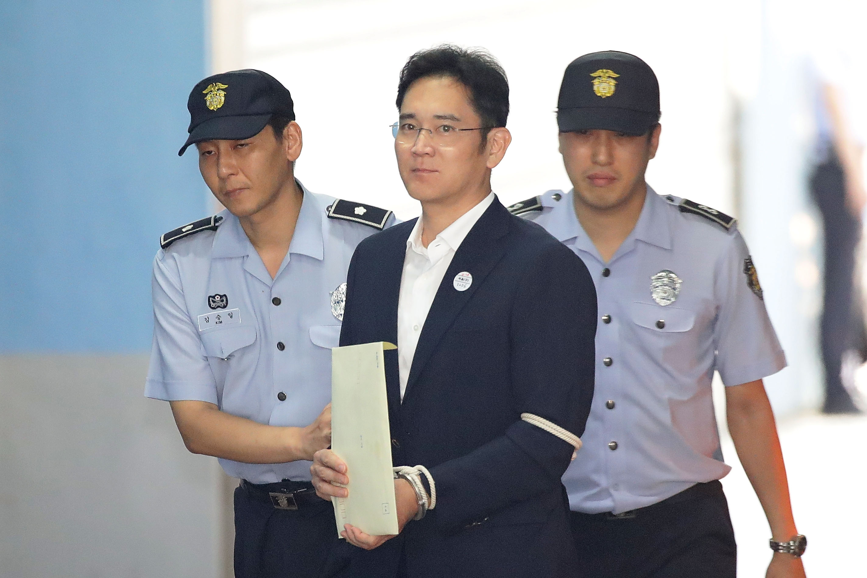 Вице-президент Samsung Ли Чжэ Ён освобожден из тюрьмы