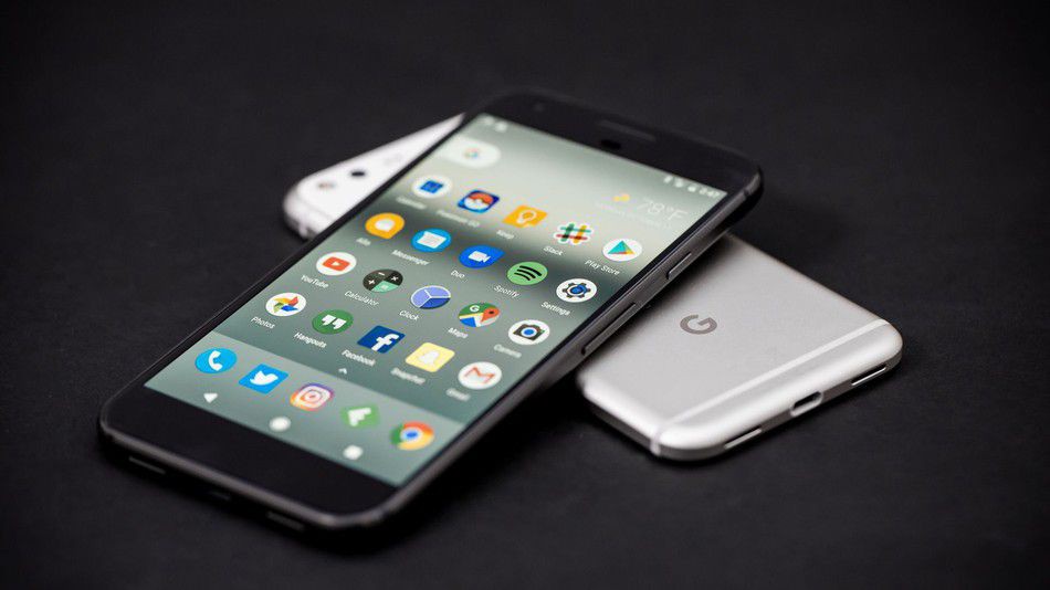 Пользователи Google Pixel 2 жалуются на медленную работу сканера отпечатков пальцев после установки обновления до Android 8.1