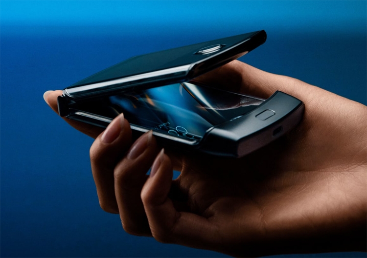 Выпуск смартфона Motorola RAZR 2019 задерживается