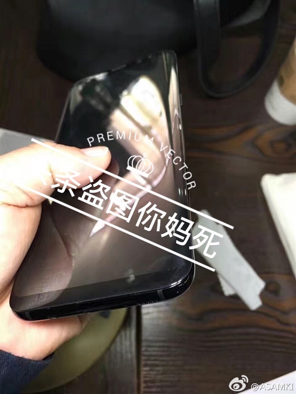 В сети появились «живые» фотографии смартфона Samsung Galaxy S8+