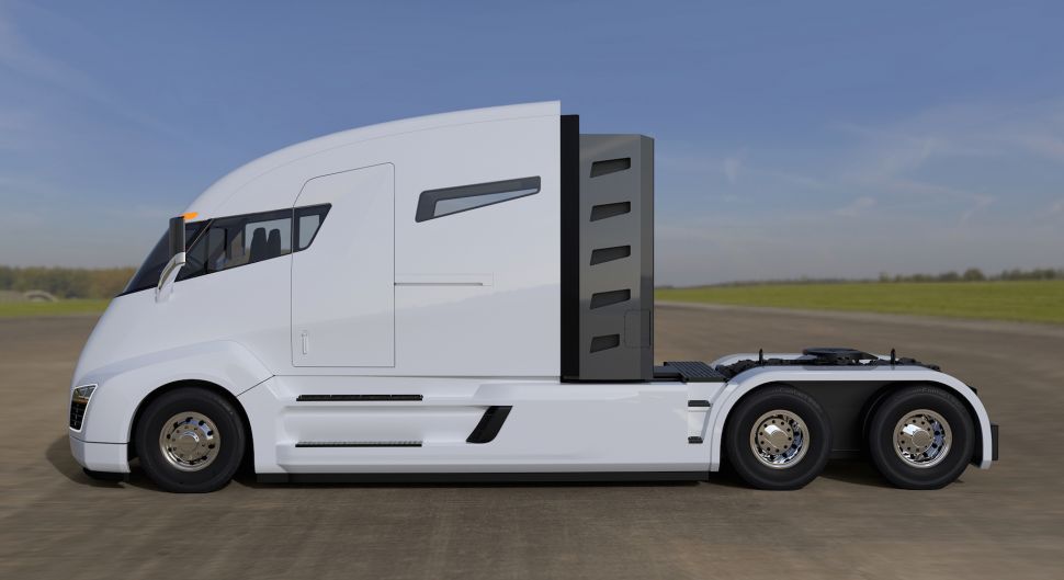 Автопилот электрического грузовика Tesla Semi получит режим Mad Max